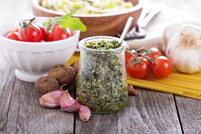 arugula-walnut-pesto_400x267